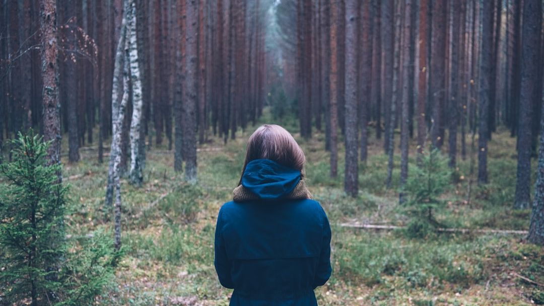 If You’ve Ever Felt Watched While Alone in the Woods, Neuroscience Says Your Brain Detected a Predator Before Your Conscious Mind Did