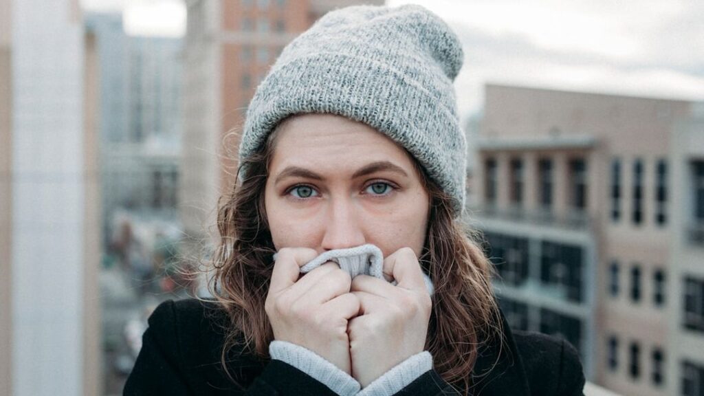 If You've Ever Felt Suddenly Cold in a Warm Room, Neuroscience Says Your Ancestors Survived Because of This Ancient Threat Detection System