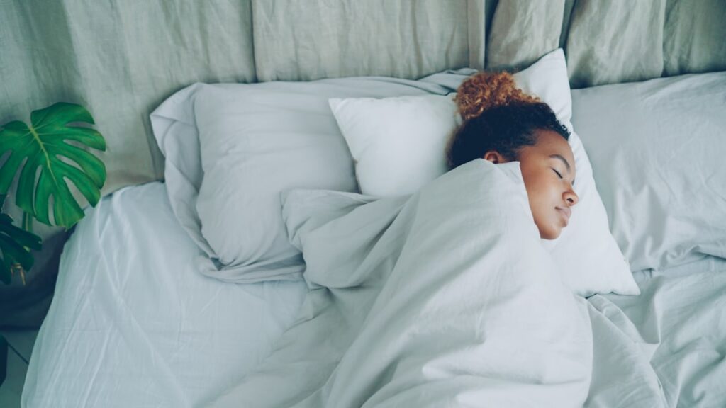 Neuroscience Says People Who Prefer Sleeping Alone Have a Brain Structure That Processes Intimacy Differently Than Those Who Can't Sleep Without Touch