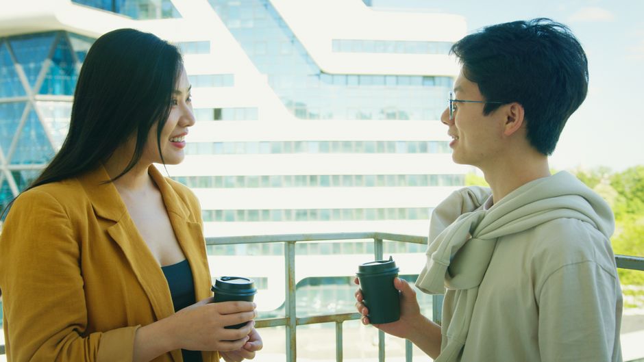 Consciousness Research Says the Feeling of 'Knowing' Someone You Just Met Isn't Coincidence – It's Your Brain Recognizing Micro-Expression Patterns Faster Than Thought