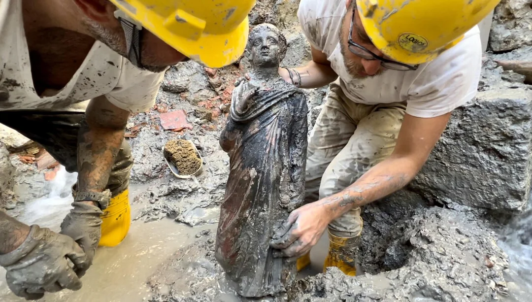 12. A Network of Submerged Statues in Tuscany That Reframed Pagan‑to‑Christian Transition