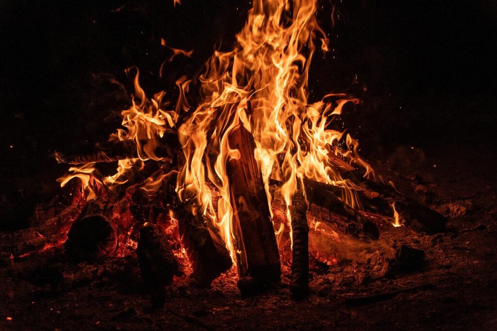Evolutionary Biology Says the Reason Humans Cannot Stop Looking at Fires Has Nothing to Do With Warmth – It Traces Back to a Brain Adaptation Far Older Than Language