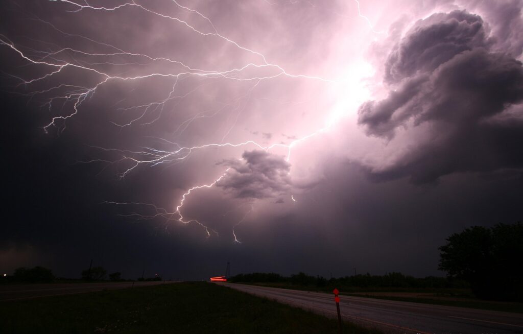 Psychology Says People Who Prefer Thunderstorms to Sunshine Are Processing Dopamine Differently Than 78% of the Population