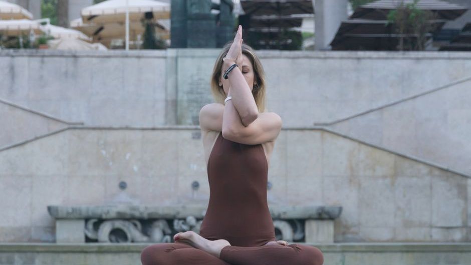 Neuroscience Confirms That Entering a Creative 'Flow State' Activates the Same Ego-Quieting Brain Waves and Deep Focus Patterns Seen in Advanced Meditating Monks