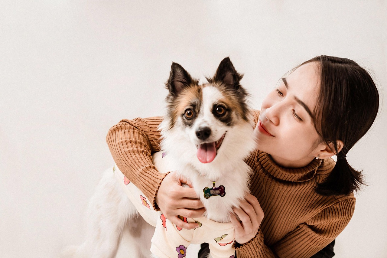 Animal Psychology Says Dogs From Single-Person Households Bond With More Intensity Because Their Loyalty Has Nowhere Else to Go