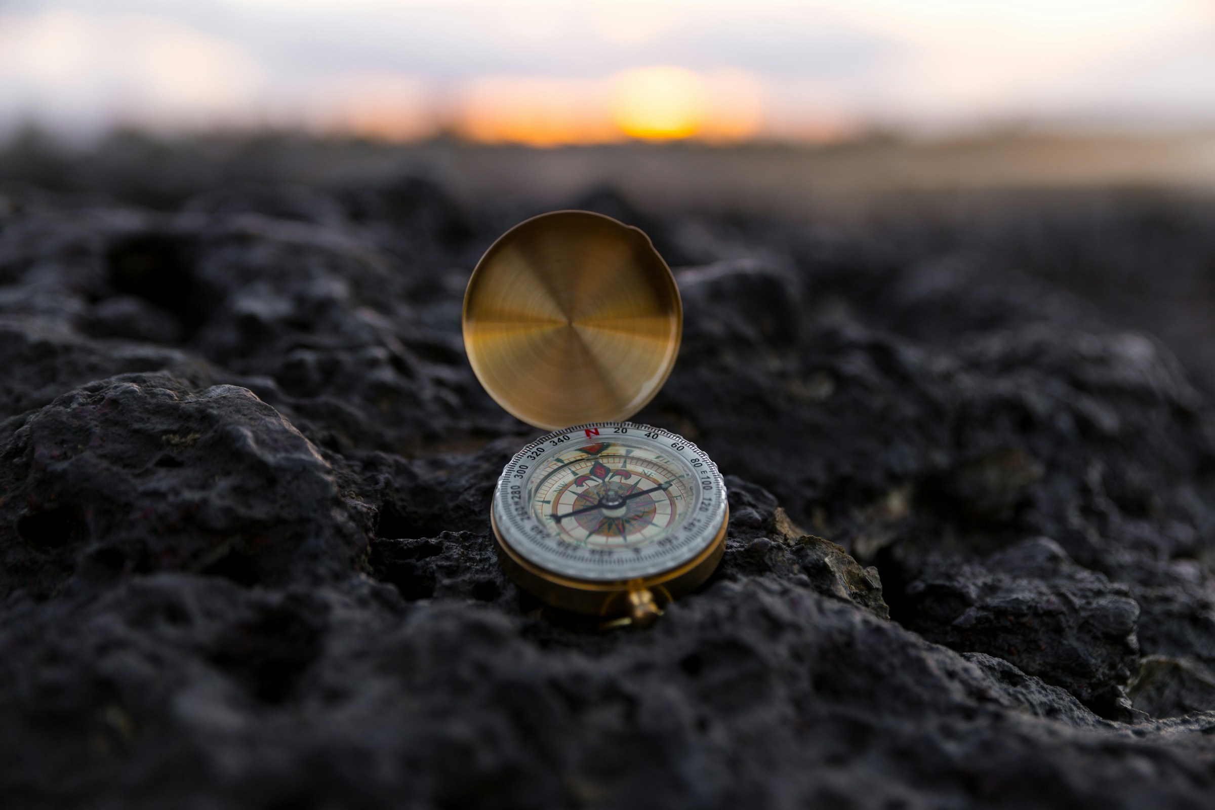 9 Locations Where Compasses Behave Differently From Every Other Point on Earth – Formally Documented