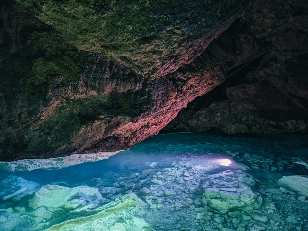 7 Underground Rivers So Large They Were Mistaken for Mythological Descriptions Until Exploration Confirmed Them