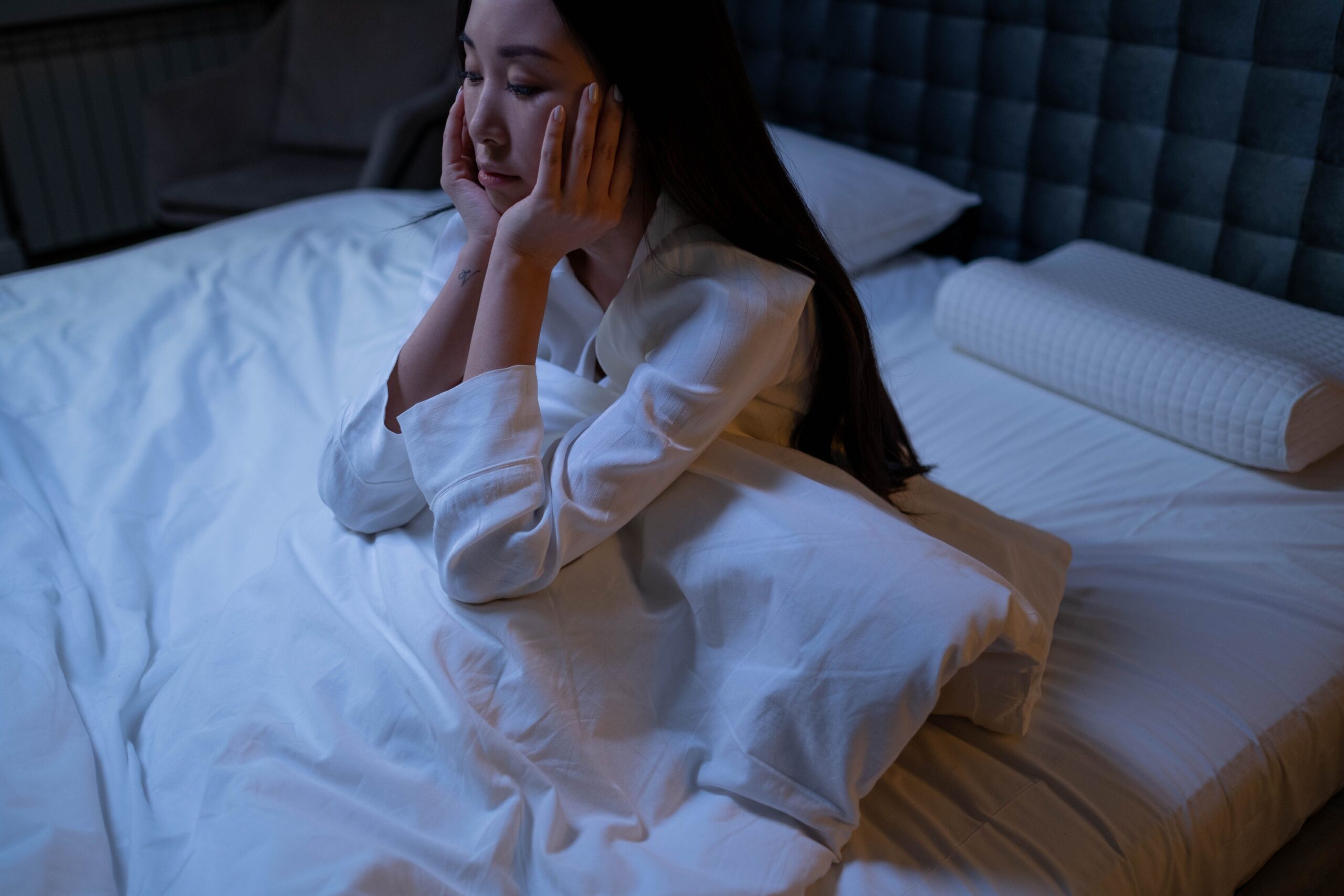 Sleep science and psychology say the feeling that you are forgetting something important right before bed is your brain finally processing unresolved daytime anxiety in the absence of external distractions