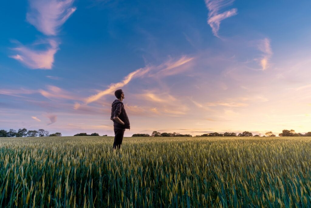 Psychology Says People Who Regularly Spend Time Under Open Sky Have a Different Daily Cortisol Pattern Than Those Who Don't - and the Gap Widens Measurably the Longer Consistent Outdoor Exposure Is Removed