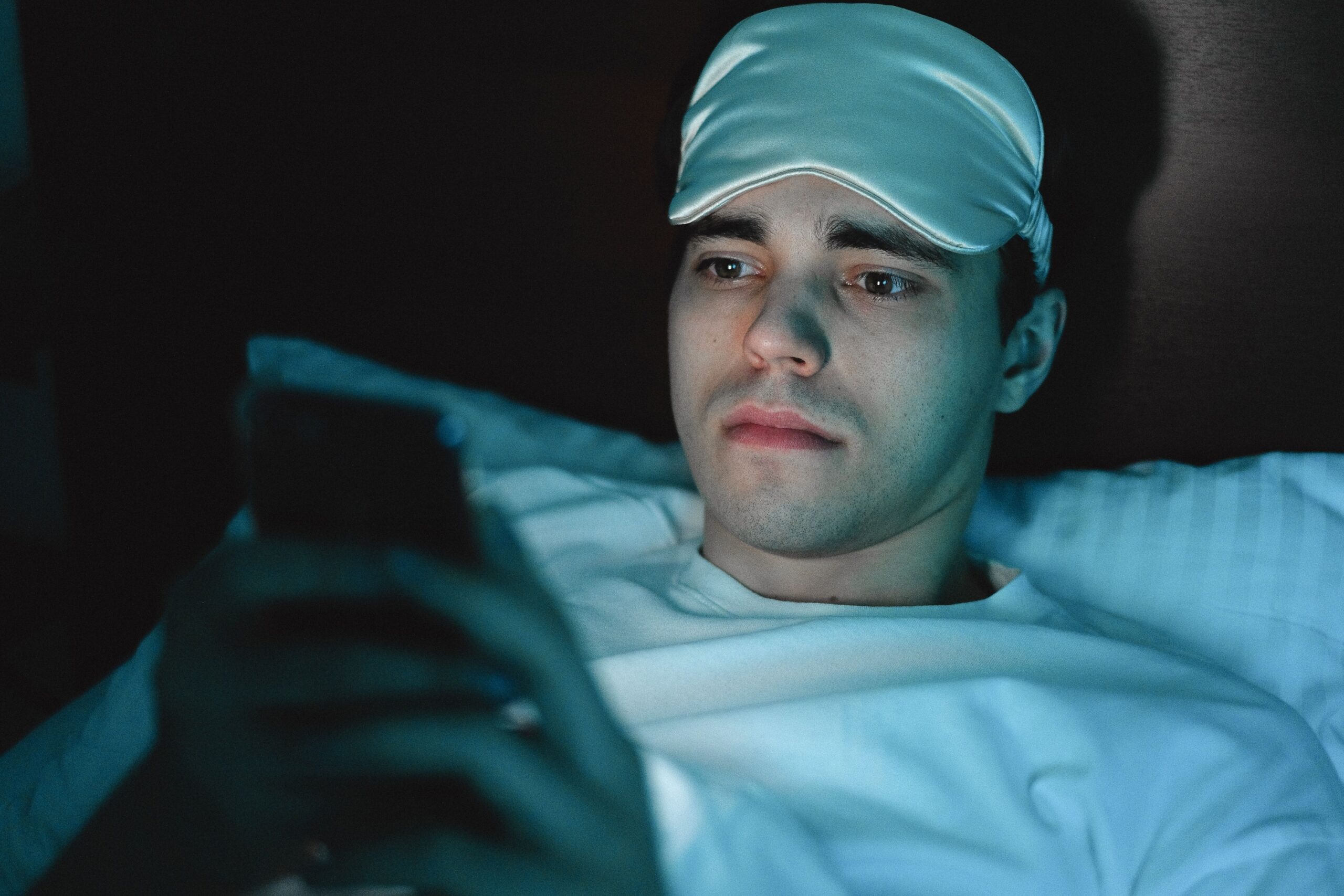 If You Can’t Stop Checking Your Phone at Night, Your Brain Isn’t Addicted – It’s Trying to Escape Something Deeper