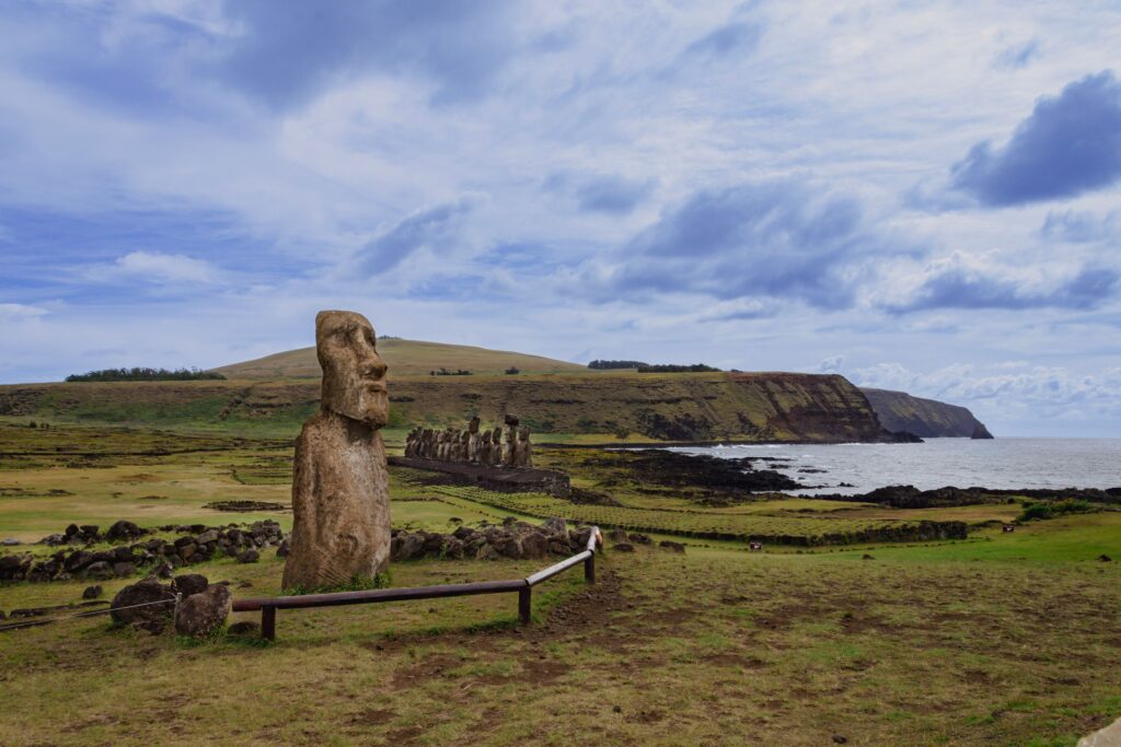 9 Facts About Easter Island That the Official Explanation Was Forced to Abandon After Full Excavation