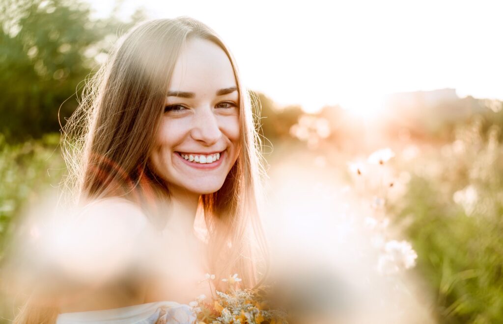 Psychology Says When You Instinctively Smile Back at a Total Stranger It Is Not Merely Politeness - Your Brain’s Mirror Neuron System Has Subconsciously Simulated Their Facial Expressions to Test Their Threat Level