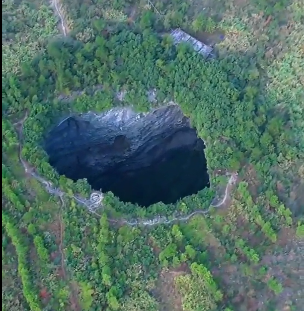 5. Chinese “Sky Wells” Hiding Isolated Ecosystems