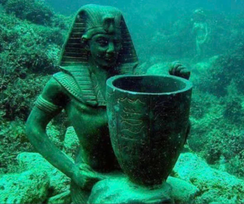 The Sunken Districts of Alexandria, Egypt: Palaces, Ports and Political Mysteries