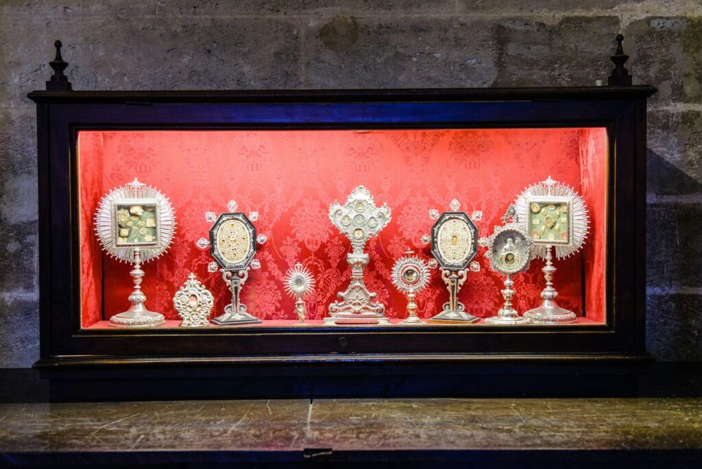 Historians Quietly Admitted This Famous Relic Is Fake