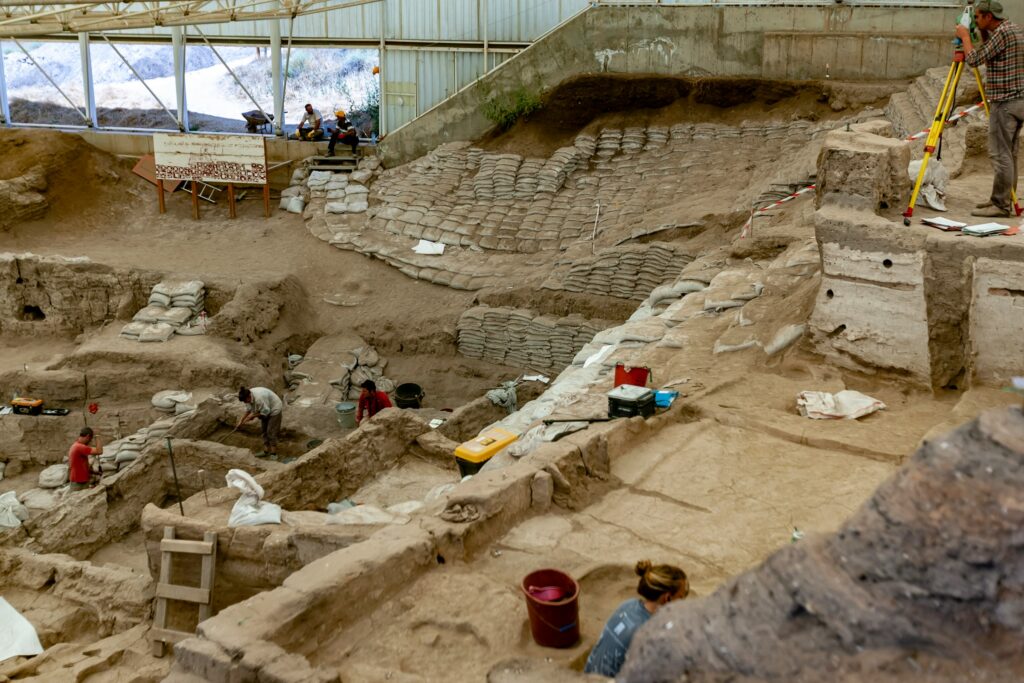 10 Most Mysterious Archaelogical Discoveries on Earth