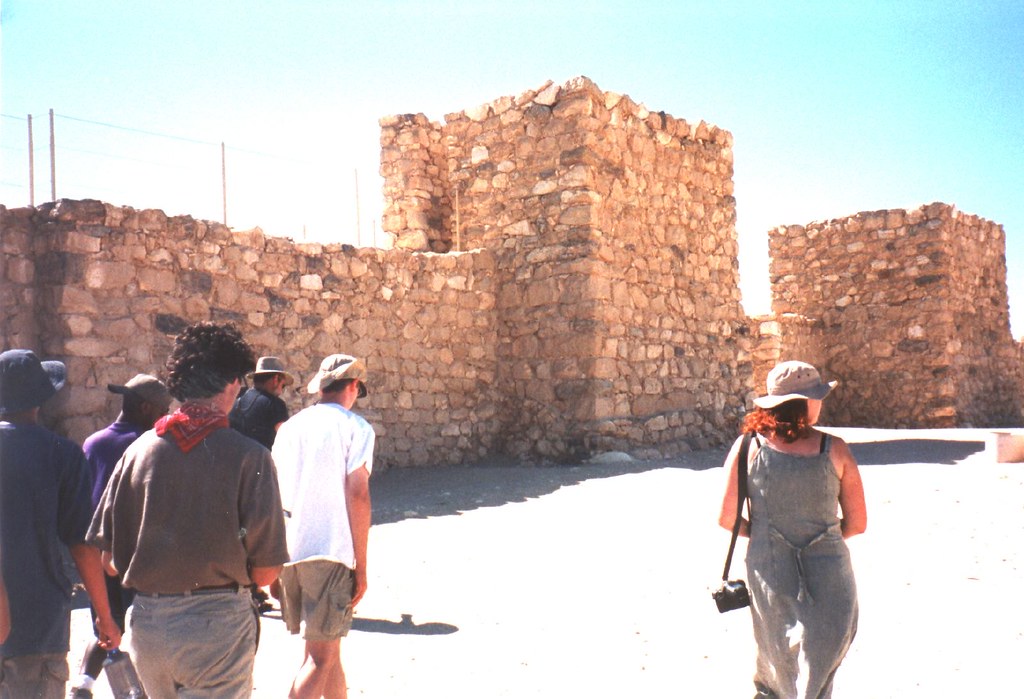 10 Mysterious Objects Found Beneath the Desert That Archaeologists Never Expected to Find
