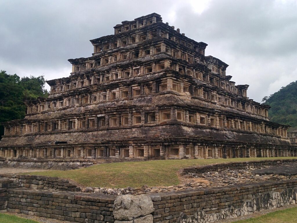 13 Engineering Feats Modern Builders Concede They Cannot Repeat