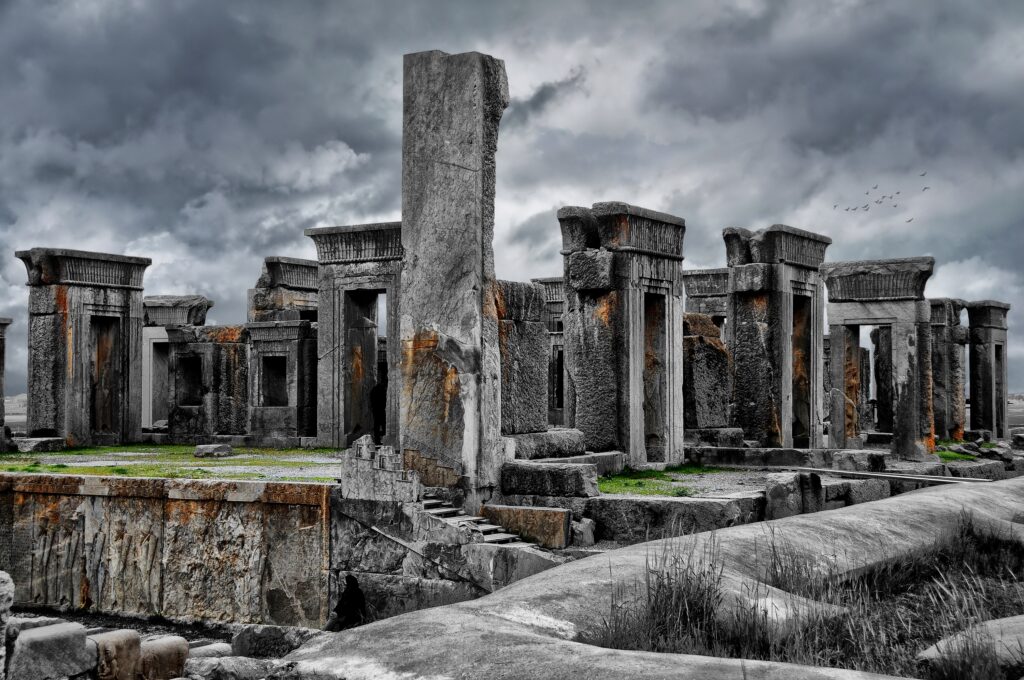 10 Ancient Discoveries Hidden Beneath the Middle East That Are Still Raising New Questions