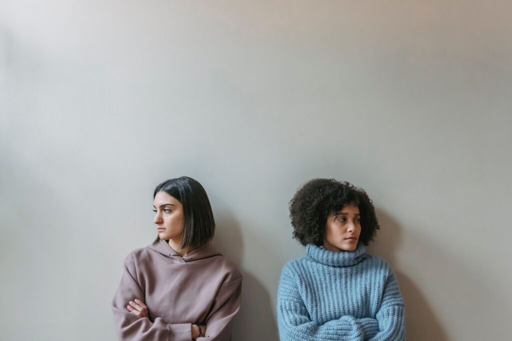 Why Humans Become Uneasy When Everyone Suddenly Goes Quiet - An Ancient Survival Explanation