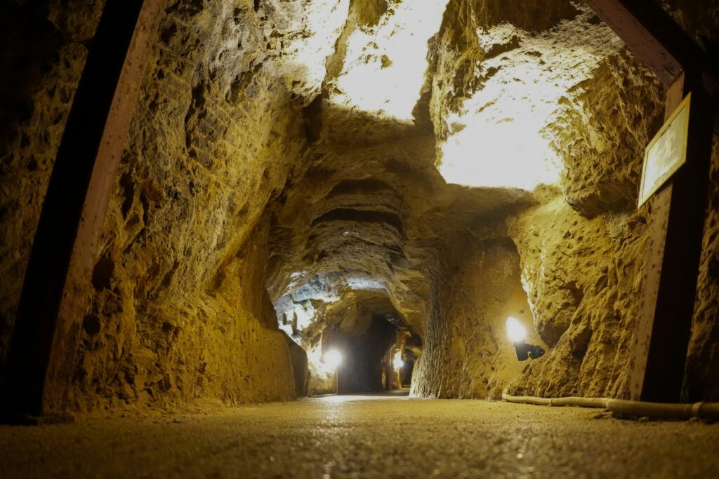 13 Ancient Tunnels and Chambers Engineers Cannot Explain to This Day