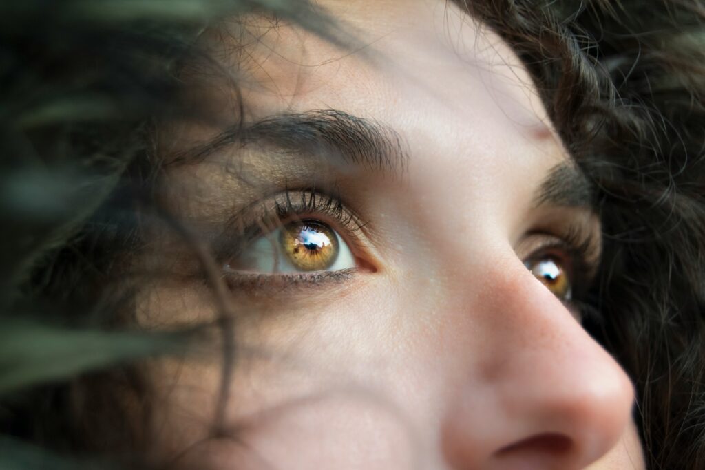 10 Strange Ways Your Brain Quietly Reconstructs Reality Instead of Simply Recording It