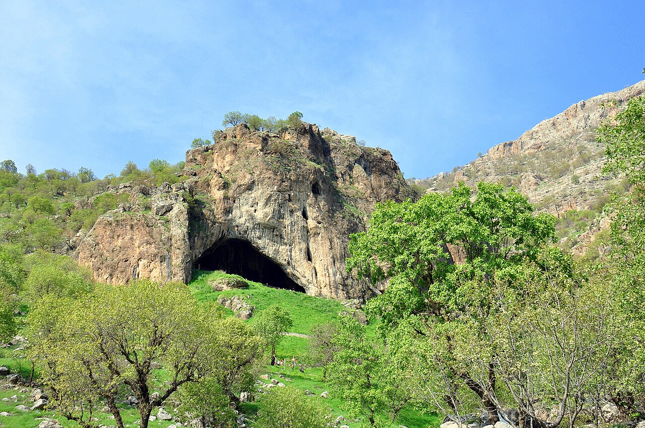 #11 - Shanidar Cave: The Neanderthal "Flower Burial" That Got Messy