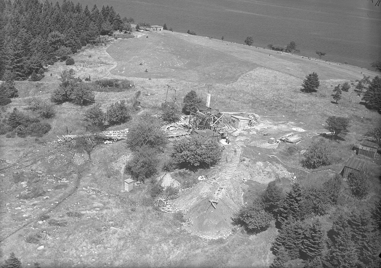 #12 - The Oak Island "Money Pit": A Legend Built on Notes That Never Existed 