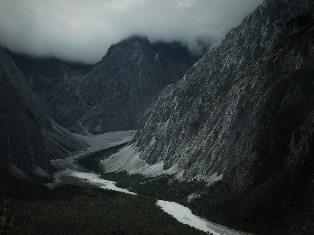 8 Valleys Carved by Catastrophic Floods Rather Than Ordinary Rivers