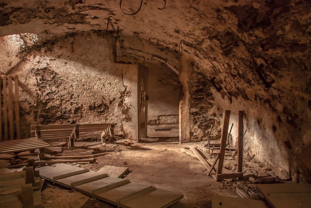 What a Single Sealed Room Can Tell an Excavator About a Whole City