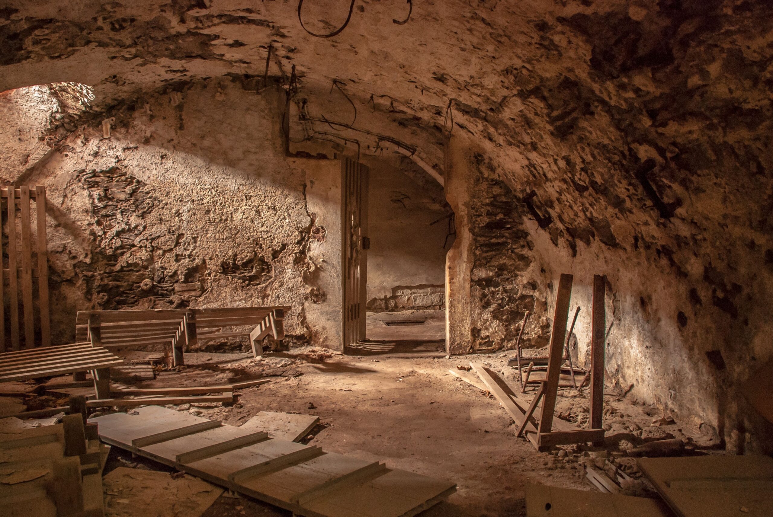 What a Single Sealed Room Can Tell an Excavator About a Whole City